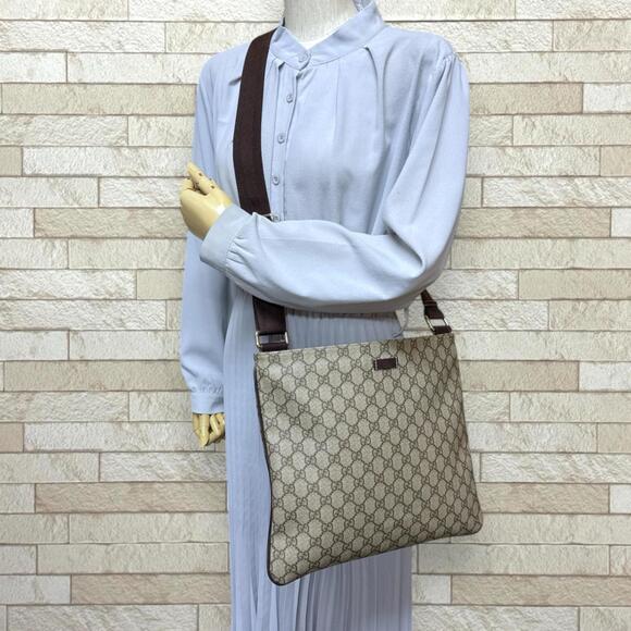 GUCCI Authentic Brown Canvas Shoulder Bag - Picture 2 of 14